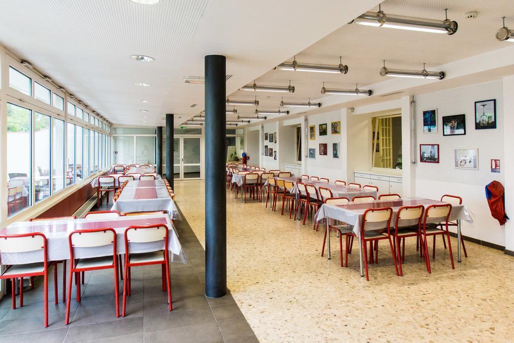 Ymca Villeneuve Les Avignon Hotel Exterior foto